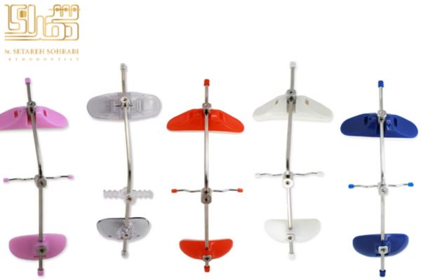 قرار گرفتن فیس ماسک ارتودنسی بر روی صورت